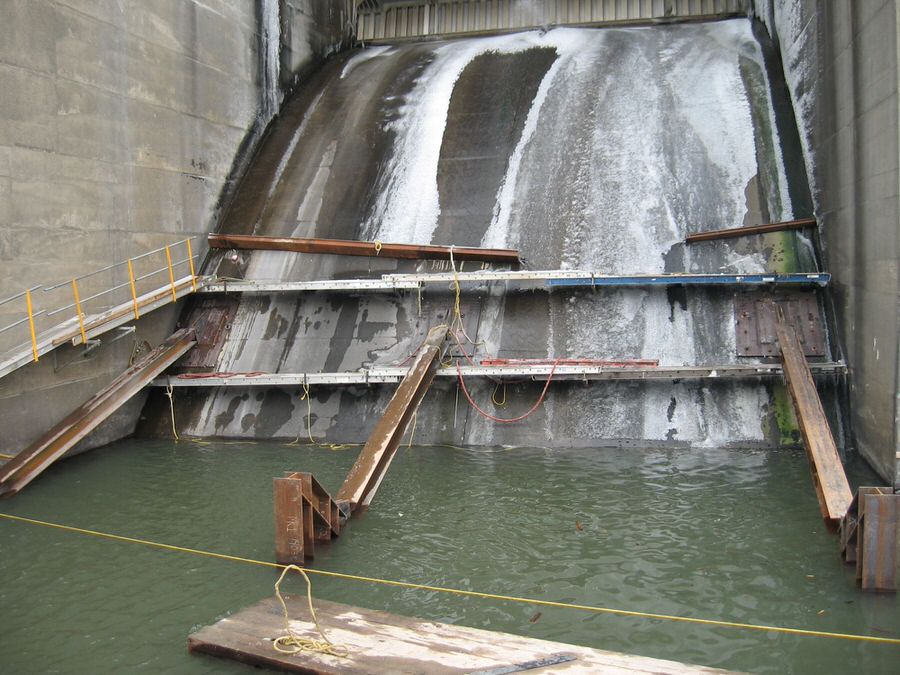 Little Goose Dam Spillway Deflectors